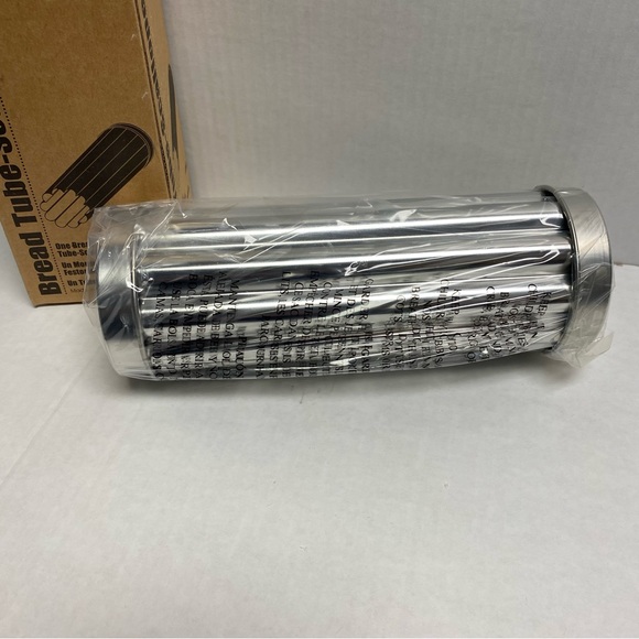 New in box The Pampered Chef Scalloped Bread Metal Tube New in Box #1565 - Picture 2 of 5